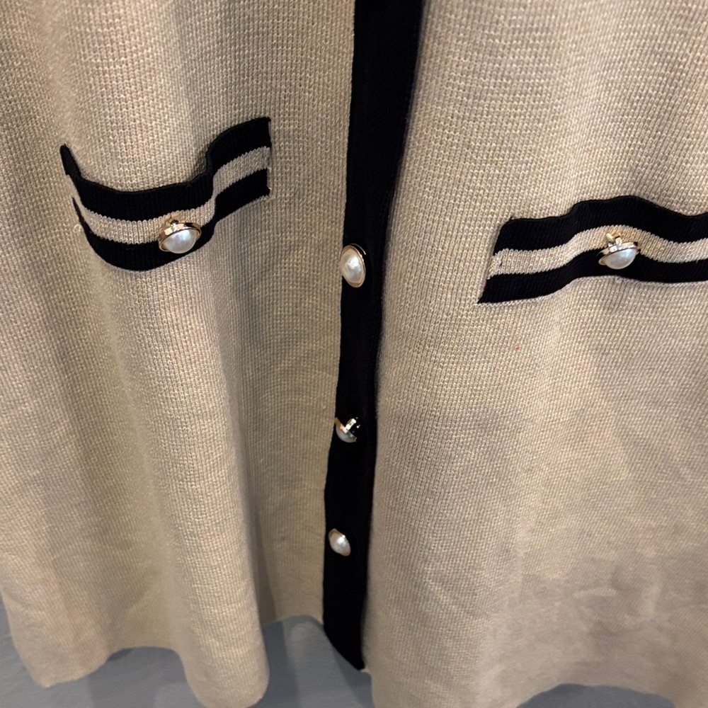 Cider Tan and Black Button-Up Dress Pearl detail - Picture 4 of 5